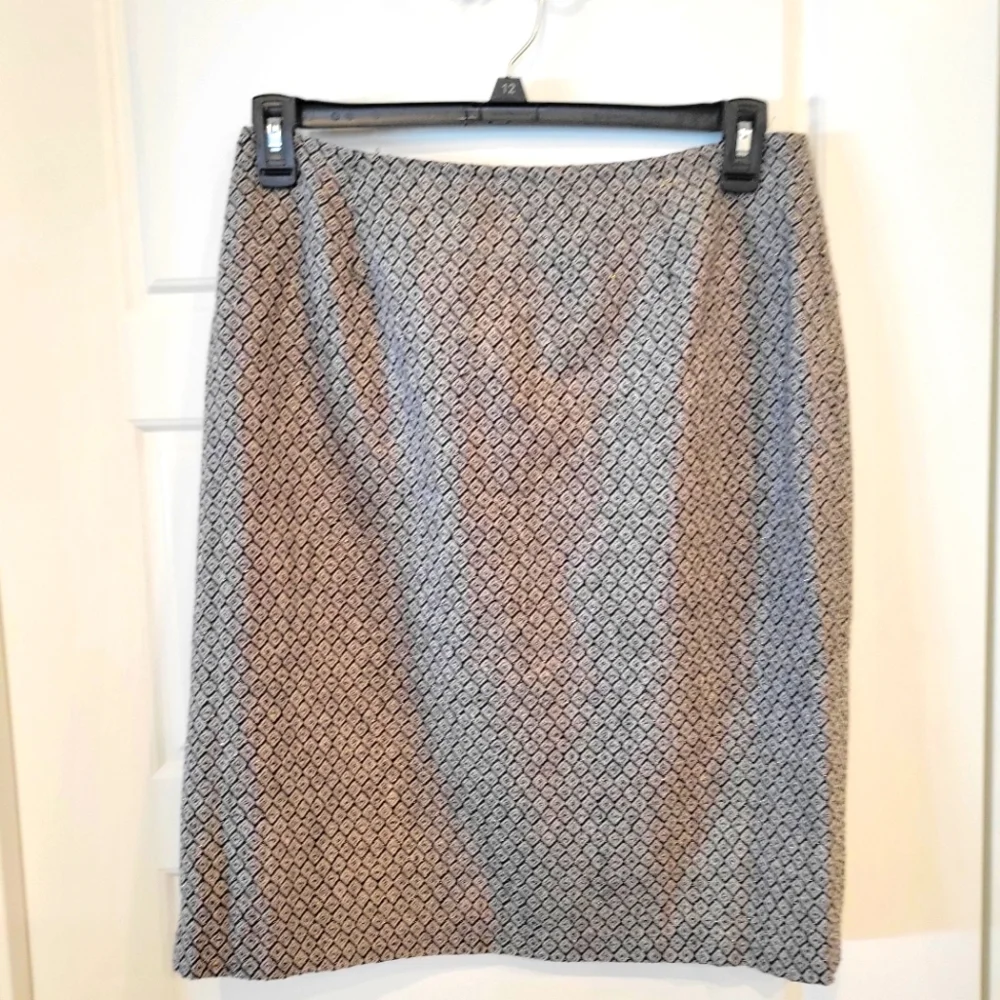 WOMEN'S GREY AND BLACK METRO STYLE SKIRT SUIT SET SIZE 12 - Picture 8 of 16
